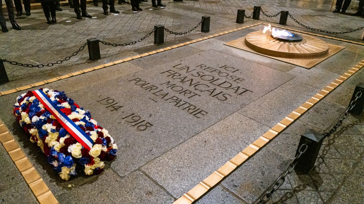 armeedeTerre's tweet photo. Quelle est l'histoire du Bleuet porté le #11Novembre ? Pourquoi un Soldat Inconnu repose-t-il sous l'Arc de Triomphe ?

Plus d'un siècle après, nous n'oublions pas ⤵️
https://t.co/iKjE9cK3rN
#VotreHistoireNotreHistoire 🇫🇷 https://t.co/GizUv7KBIl