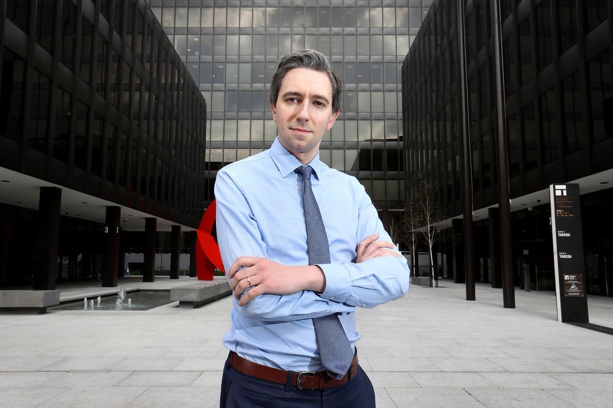 Mr_Considerate's tweet image. Once again, Ireland is at a crossroads. Once again we must ask ourselves if we want a Taoiseach who cannot fold his arms.