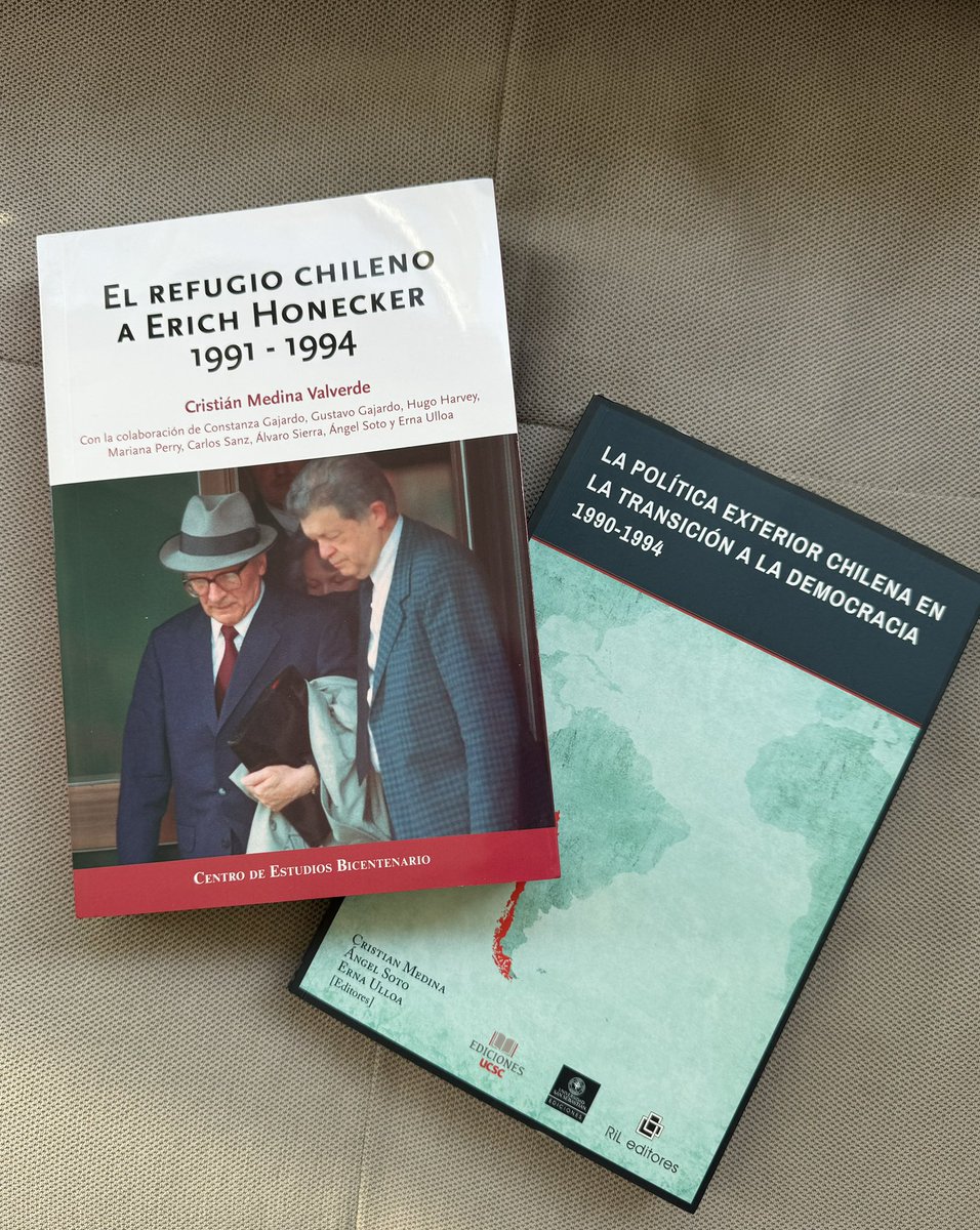 Beata Wojna (@beatawojna) on Twitter photo Con <a href="/hugoharvey/">Hugo Harvey</a> de Chile andamos en <a href="/CSocialesTec/">CSocialesTec</a> Campus Santa Fe para que presente su investigación sobre intervención de EUA en República Dominicana. Hablamos también del libro que acaban de publicar sobre el refugio de Honecker, coordinado por gran amigo chileno <a href="/_cristianmv/">Cristián Medina</a> Con <a href="/hugoharvey/">Hugo Harvey</a> de Chile andamos en <a href="/CSocialesTec/">CSocialesTec</a> Campus Santa Fe para que presente su investigación sobre intervención de EUA en República Dominicana. Hablamos también del libro que acaban de publicar sobre el refugio de Honecker, coordinado por gran amigo chileno <a href="/_cristianmv/">Cristián Medina</a>
