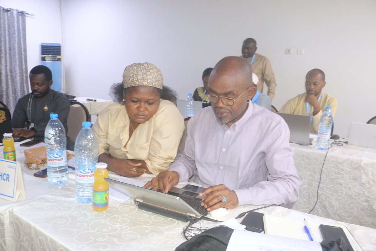 WFP_Cameroon's tweet photo. #Cameroon🇨🇲

Trained by @MinaderCm,@WFP_Cameroon, @FAOCameroun,@FSCluster &amp; partners the 5W model (Who, What, Where, When &amp; for Whom) drives fast, coordinated #FoodSecurity responses for #ZeroHunger

It's about:
✅Mapping actions
✅Addressing needs
✅#SavingLives
✅#ChangingLives https://t.co/3h89TvIMfq