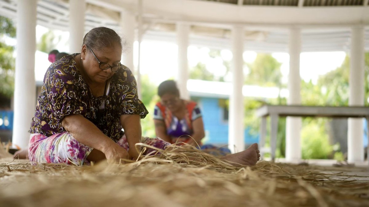 RepPlusUK's tweet photo. Another day of work in Samoa, where creating art is woven into the fabric of daily life 📷📷📷
#BeautifulSamoa #SamoanCulture #ArtOfSamoa #ExperienceSamoa #FaaSamoa #BucketListDestination #RepPlusClient https://t.co/zC7t3I32RL