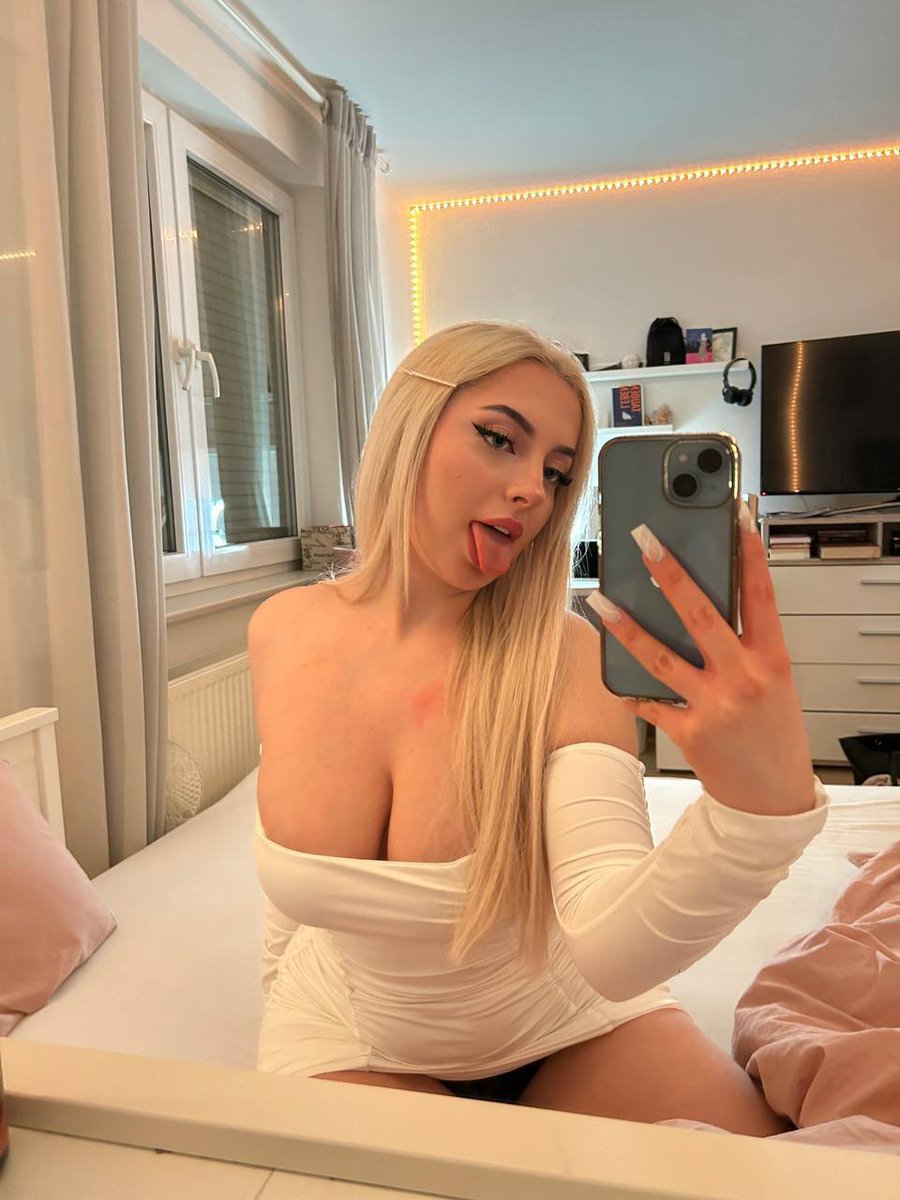 naaa duuu, die versaute Lisa hier 😉

jaa du hast richtig gehört, 19 Jahre bin ich schon ziemlich versaut.

Du glaubst ihr nicht? Frag mal ihren alten Schuldirektor, der sie von der Schule verwiesen hat, weil sie … auf dem Schulklo hatte hahahah.🙊

Schreibt ihr:) (Link in Bio)