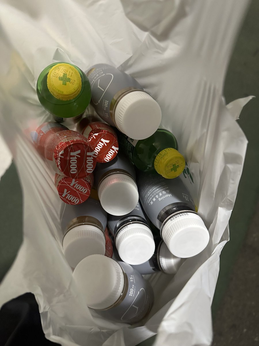 華金に栄養ドリンクいっぱい買って早寝早起きしようとしてる僕はヤリチン失格です https://t.co/9AkgoYEaBN