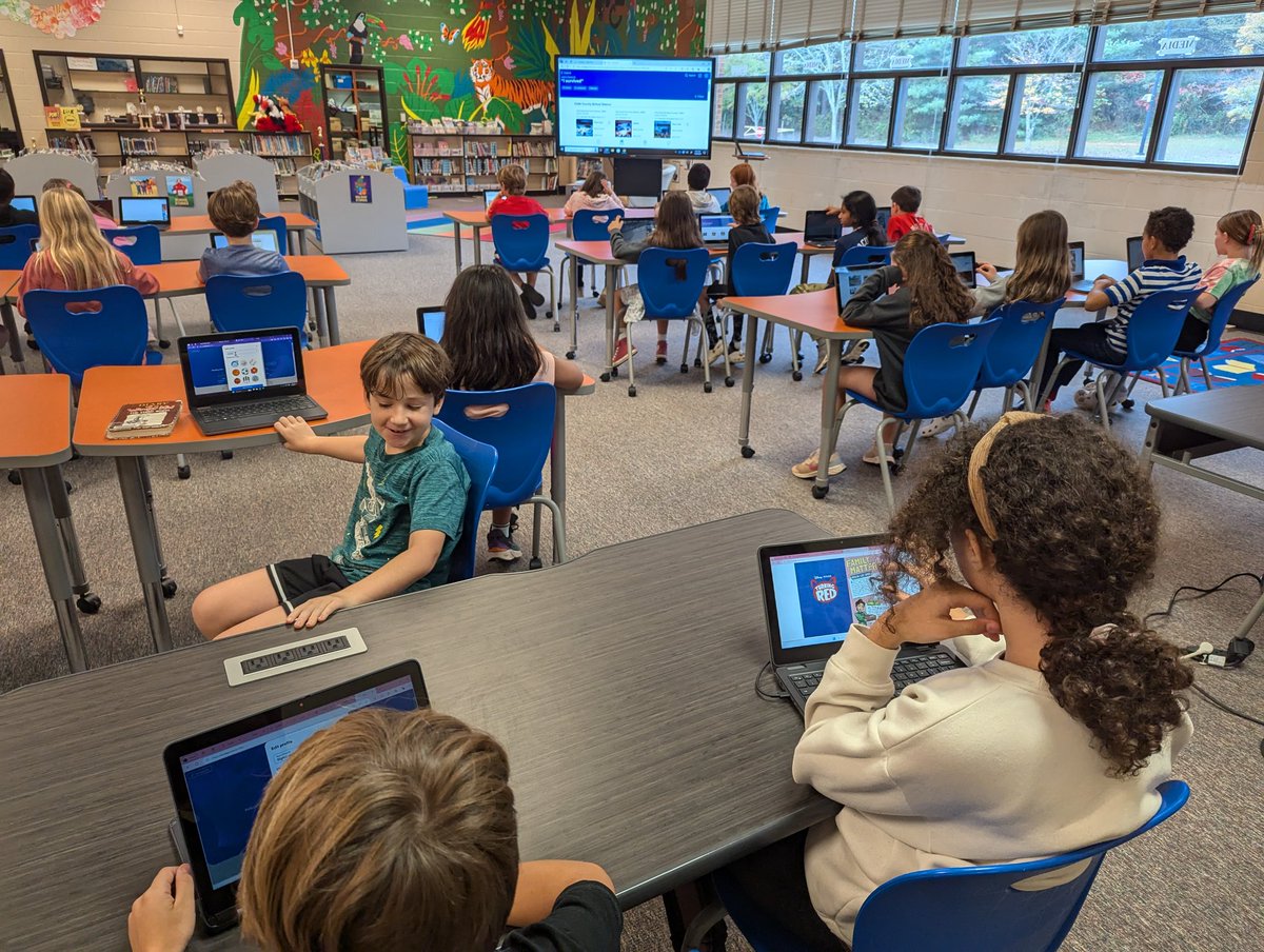 Laura in the Library tweet media