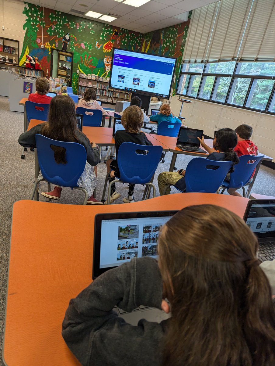 Laura in the Library tweet media