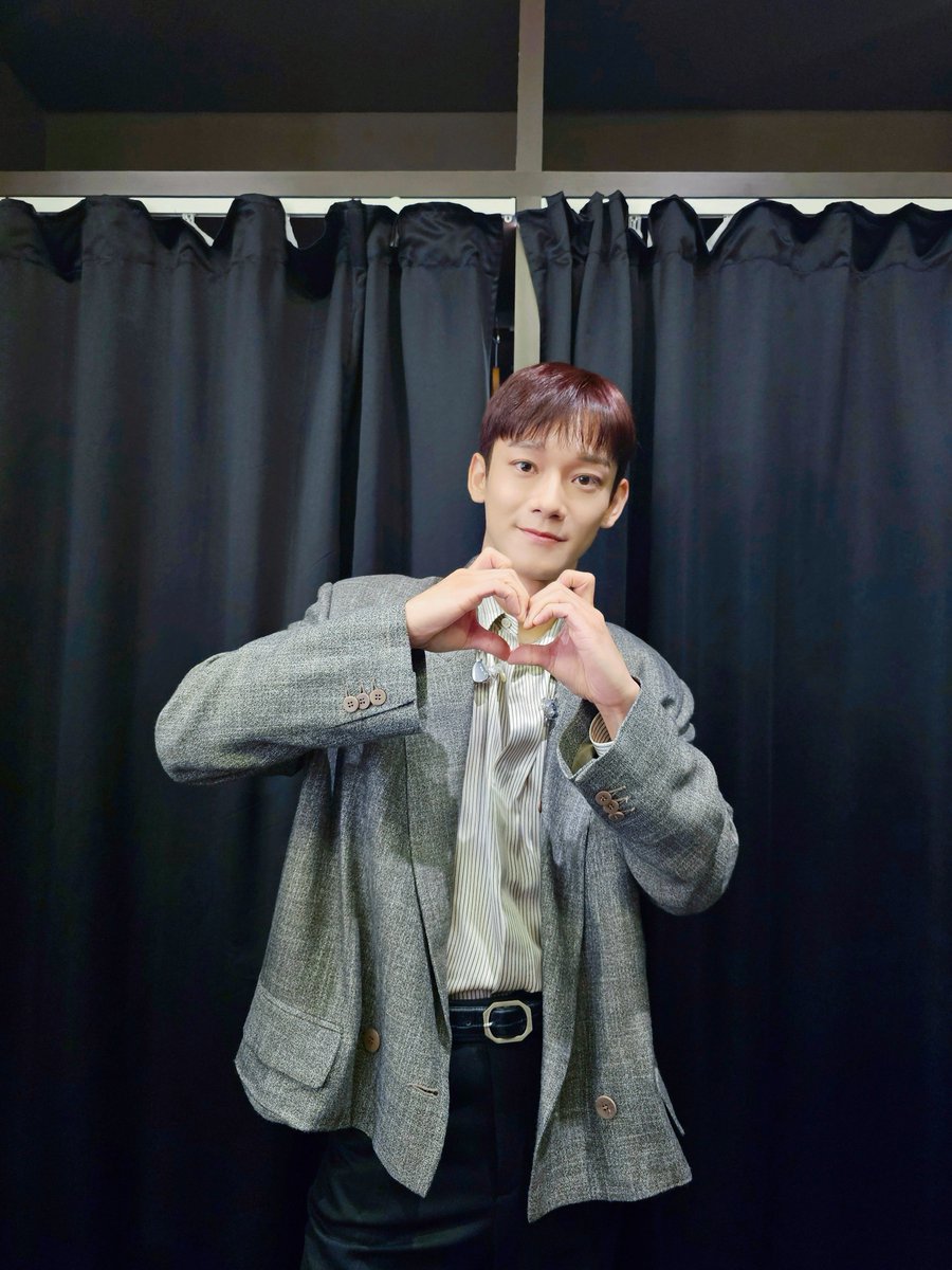 CHEN_official tweet media