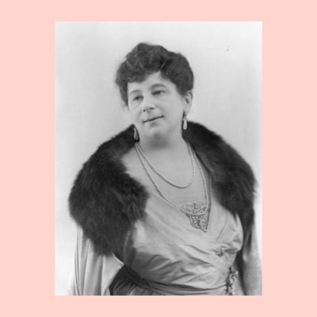 Phoebe Reads a Mystery tweet media