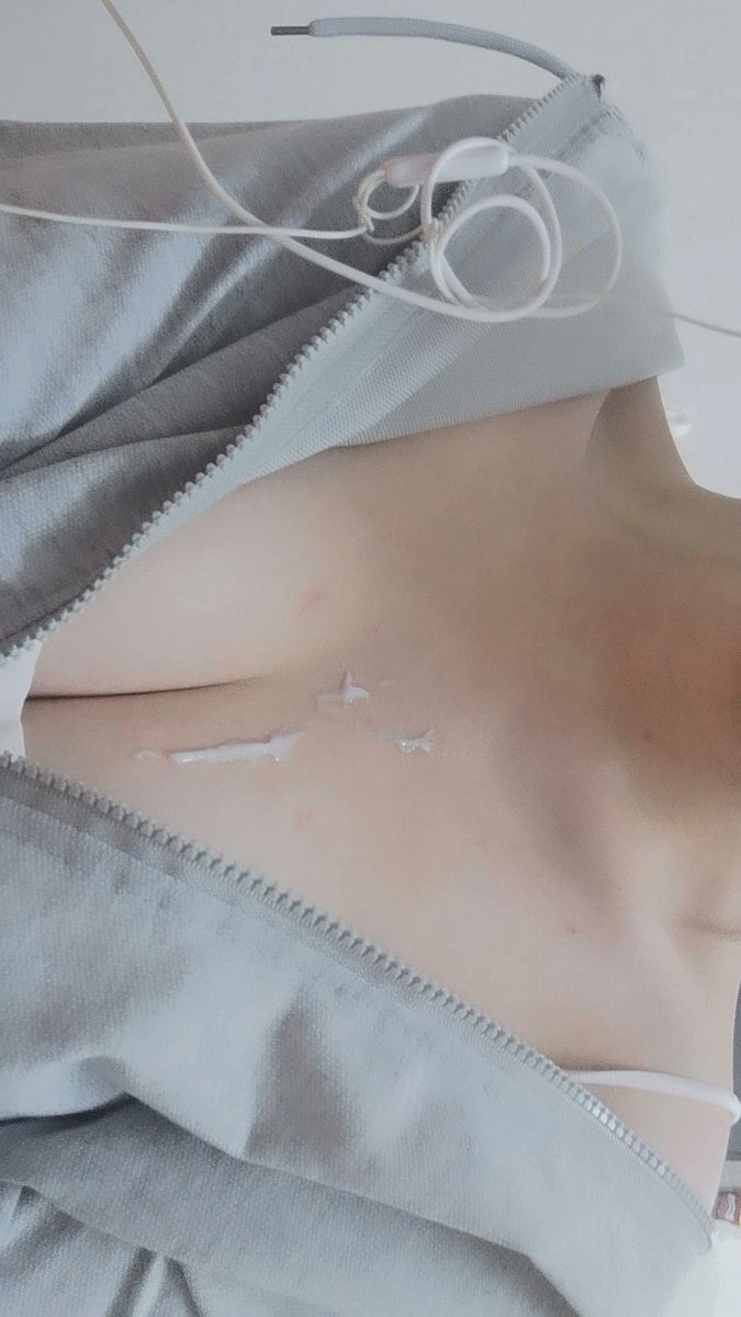 December032's tweet photo. 想在做作业的时候被猛操直到全身瘫���的趴在桌子上 #sex #内射 #精液 #肉棒 #锁骨 https://t.co/FYprccggpi