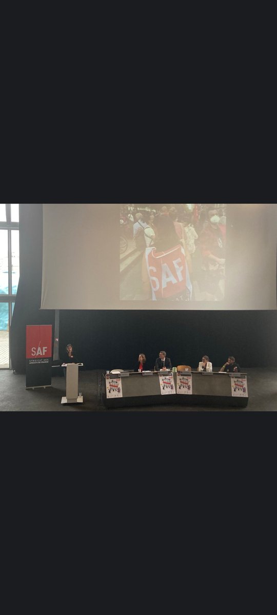 Rapport moral de Judith notre présidente <a href="/syndicatavocats/">Le SAF</a> !! 
L'amphi ne désemplit pas quand elle nous appelle au débat et à conserver l'énergie des 50 dernières années !