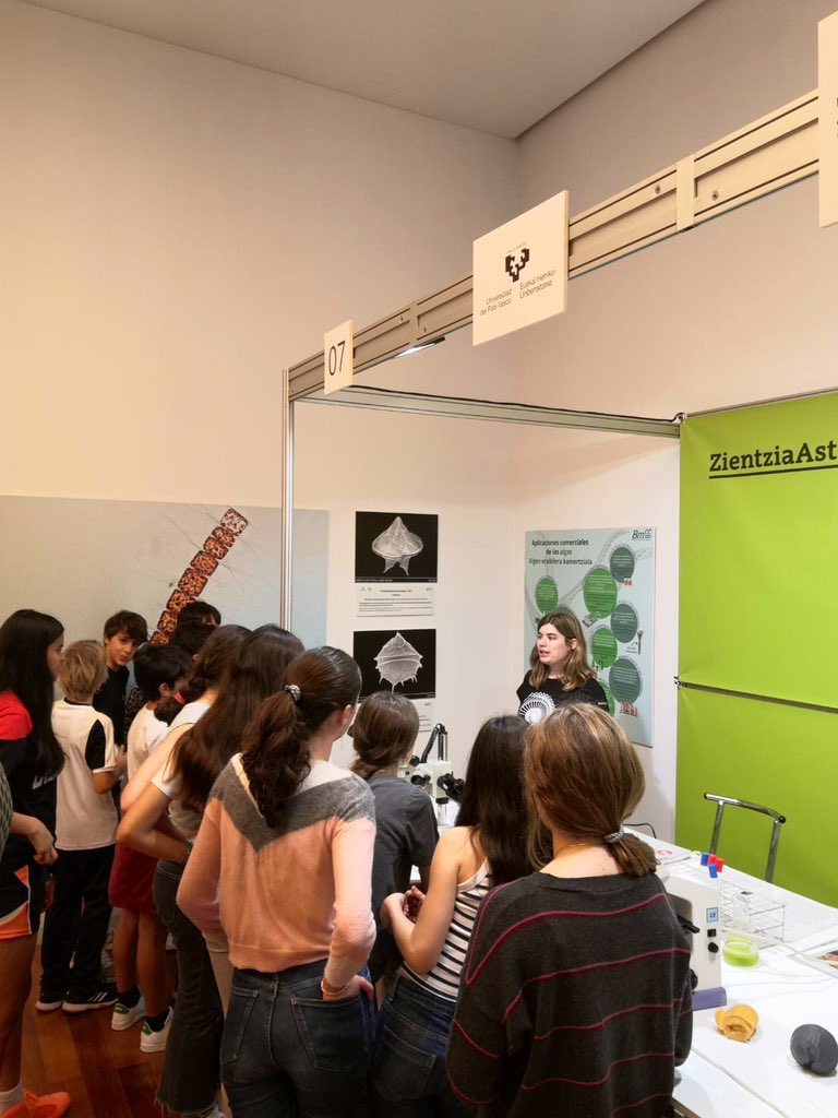 BMCC_UPVEHU's tweet photo. Tras unos días de visitas escolares, ya estamos listos para recibiros este fin de semana en la #zientziaastea 🙌🏾
 
Pasad a vernos por el Txoko de las Algas!

🪸🦠🧪🔬 https://t.co/V09Mih9IJ4