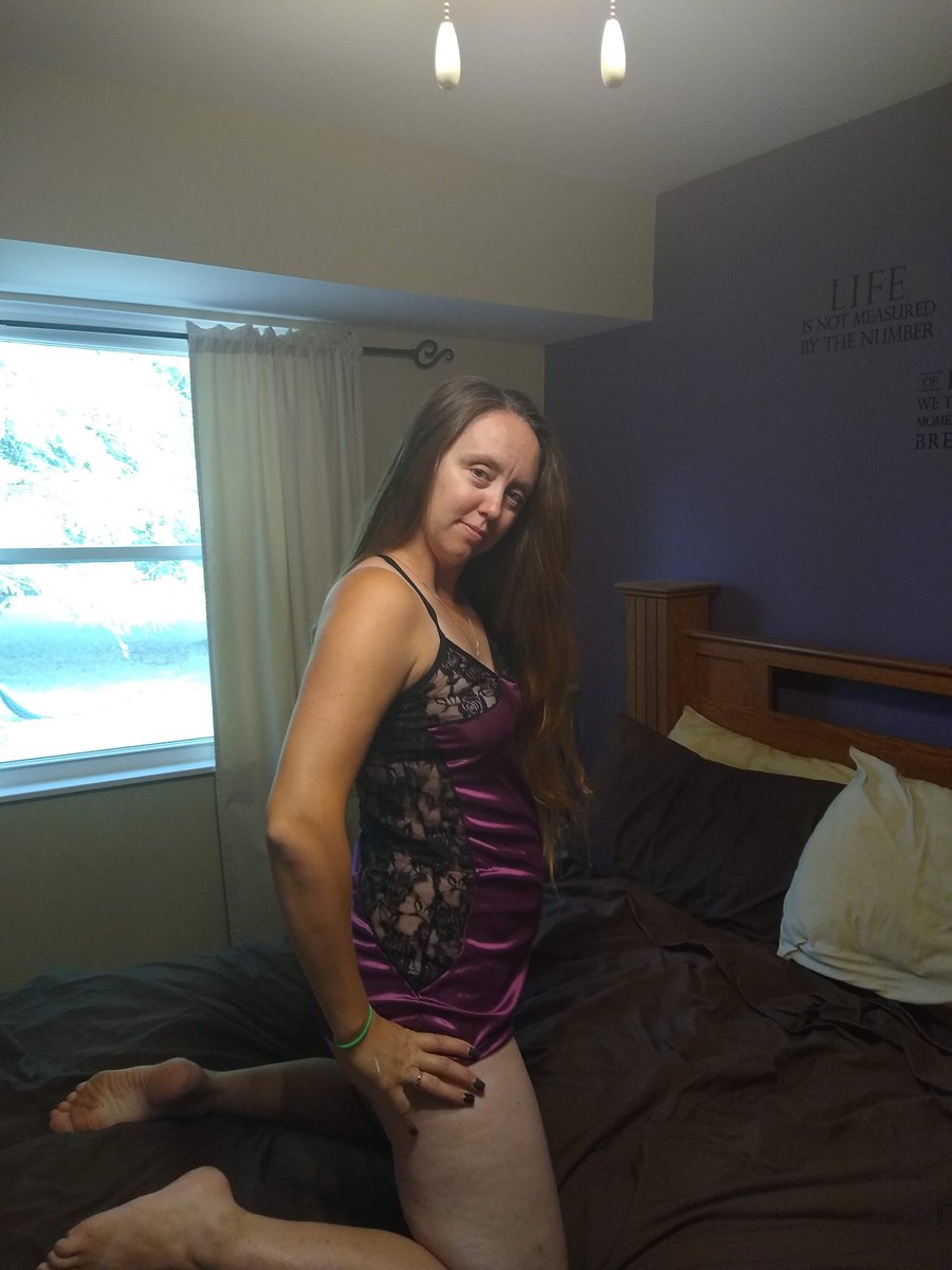 cinnamonflirt's tweet photo. It’s Friday let your weekend begin.
#onlymoms https://t.co/wbEQ3Jv4jv