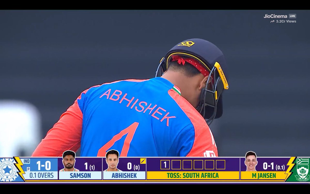 absycric's tweet image. Oh my god disastrous graphics like what even is that colour scheme