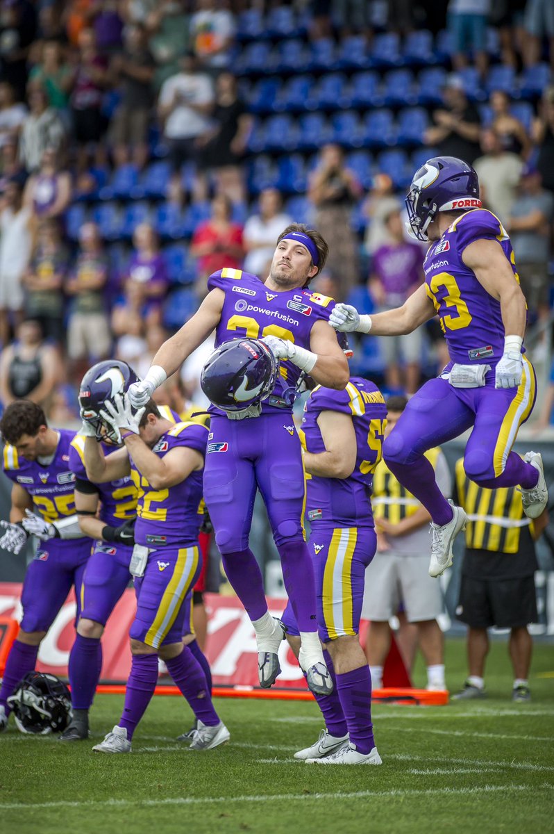 ViennaVikings's tweet image. Jumpin Into The Weekend Like … 

#PurpleReign #ViennaVikings #ELF2024 📸 @HJirgal