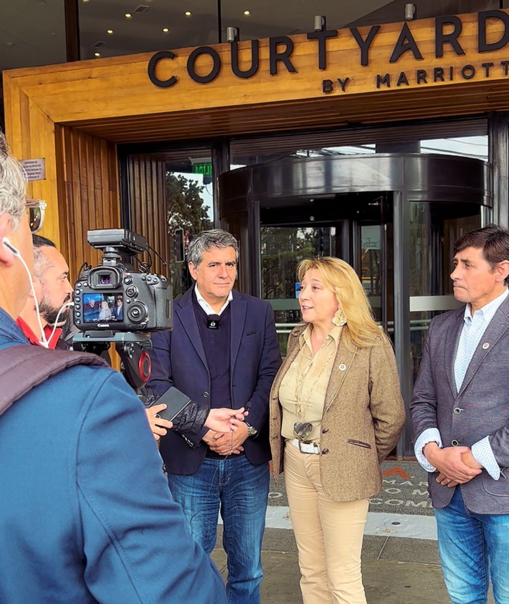 Agradezco el apoyo que <a href="/PDemocratasCL/">Demócratas Chile</a> través de su presidenta regional, Sandra Sepúlveda, me manifestó de cara a la segunda vuelta de las elecciones para el cargo de #GobernadorRegional. Estas son las señales de unidad que nos permitirán que la #RegiónDeLosLagos vuelva a