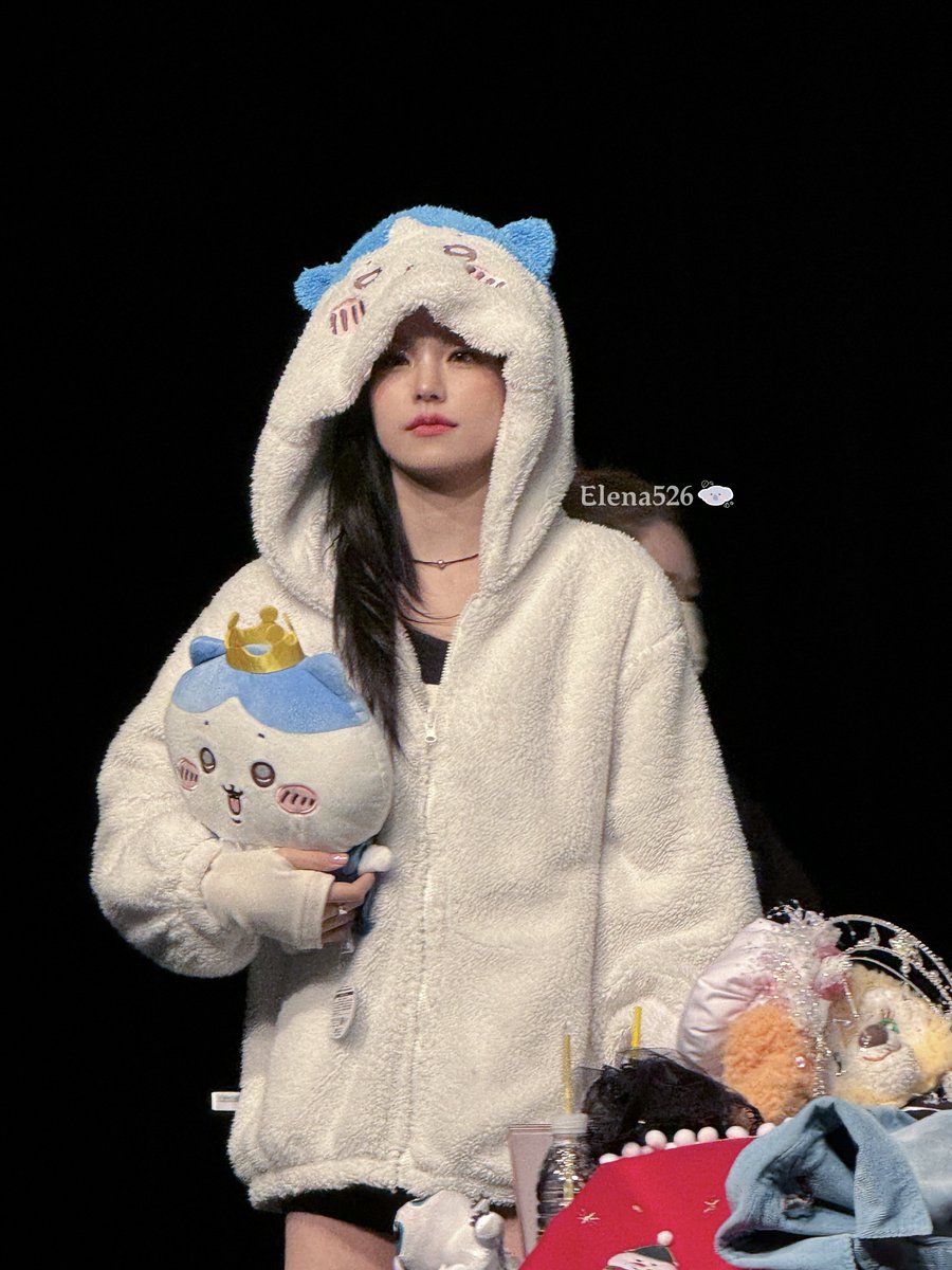 24 1109 팬 사인

so cute～

#YEJI  #ITZY