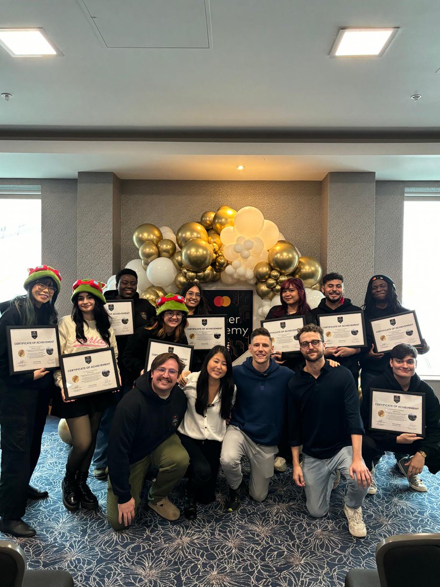 starlitskyxx's tweet image. Officially an MCGA alumni 🫡 Thank you @MastercardGG, @G2esports and @riotgames for this priceless experience of a lifetime 💕
To all the people I've met through MCGA - friends, mentors, teachers, role models - thank you for making my 2024 so special 💖