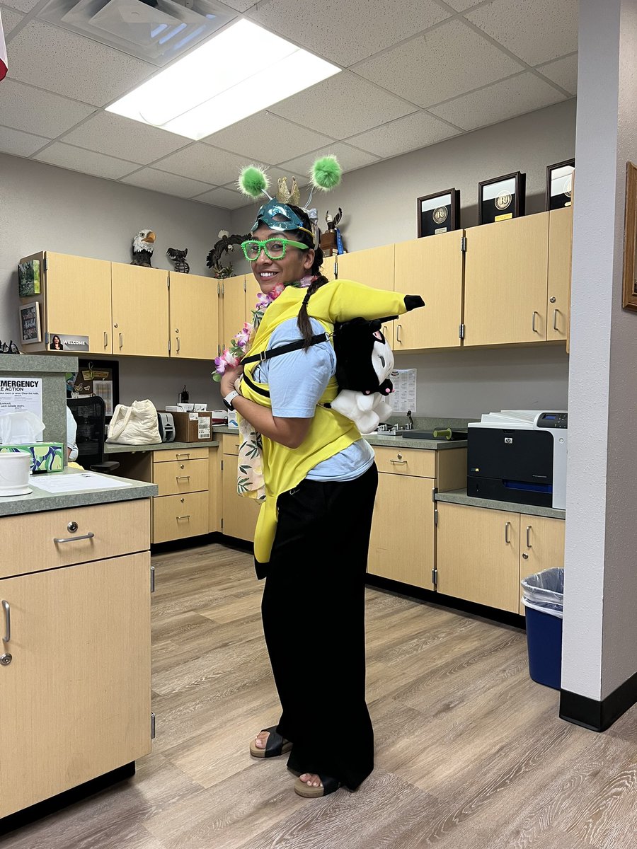 Mrs. Garcias class is celebrating with a “Dress the Teacher” day after completing their feedback board! Congratulations, fourth grade! #proudtobeSCE #risdbetheone