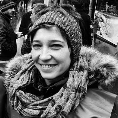 İşinden edilen 150 bin kamu emekçisinden biriydi. İşimi geri istiyorum mücadelesini ilk başlatan oldu. Adalet mücadelesi veren herkesin yanındaydı. İçi boş harddiski delil yapıp 10 yıl ceza verdiler!
Nuriye Gülmen 1556 gündür tutsak.
#NuriyeGülmeneÖzgürlük