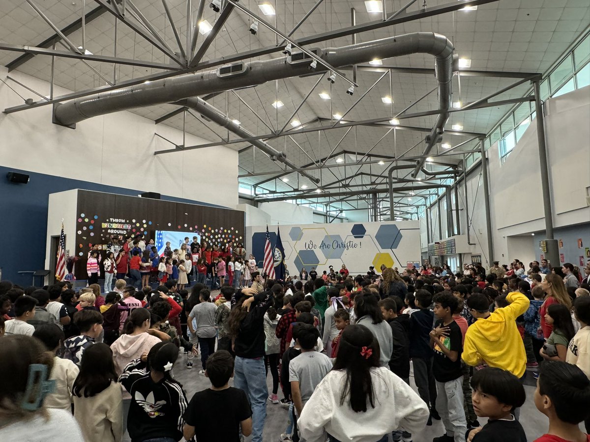 ChristieElem's tweet photo. 🇺🇸 This morning, Christie Elementary held our annual #VeteransDay Celebration! We were honored to have @LebanonTrailHS NJROTC join us, and our amazing Christie Choir performance. Students learned about the history of this special day. Thank you Veterans! @ci_elem @friscoisd https://t.co/8rBNObyYnG