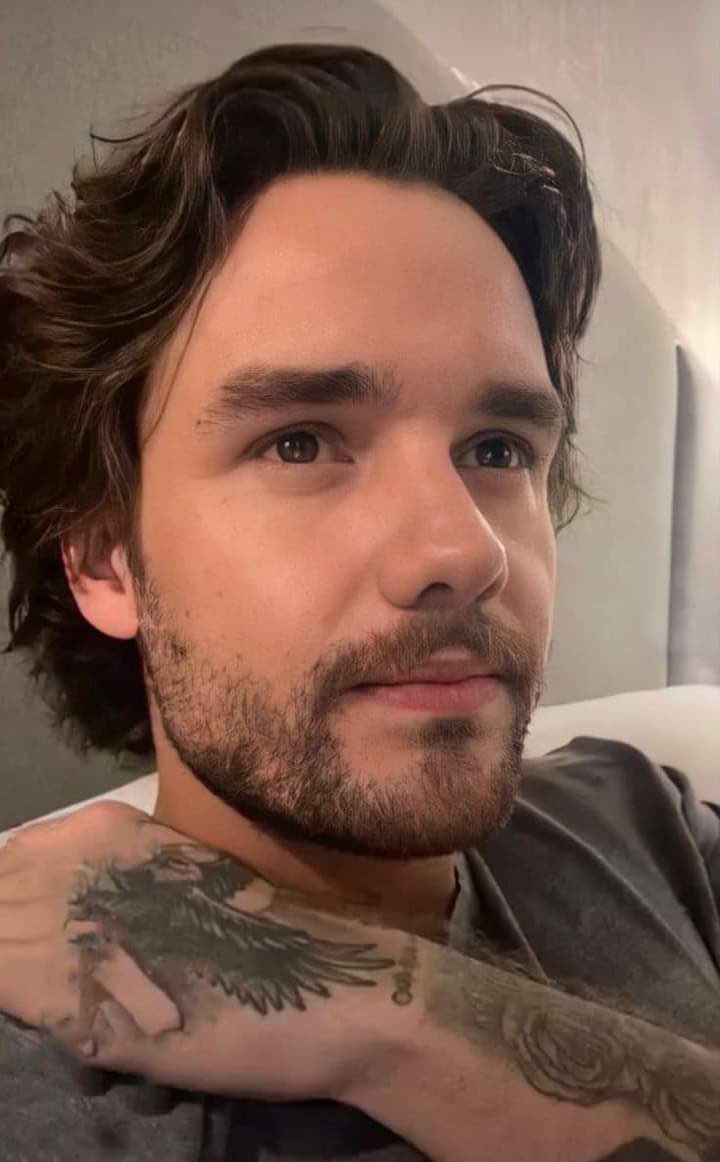 natalycl95's tweet photo. Se me fue mi amor 💔 #LiamPayne https://t.co/7CTzrCVE2H