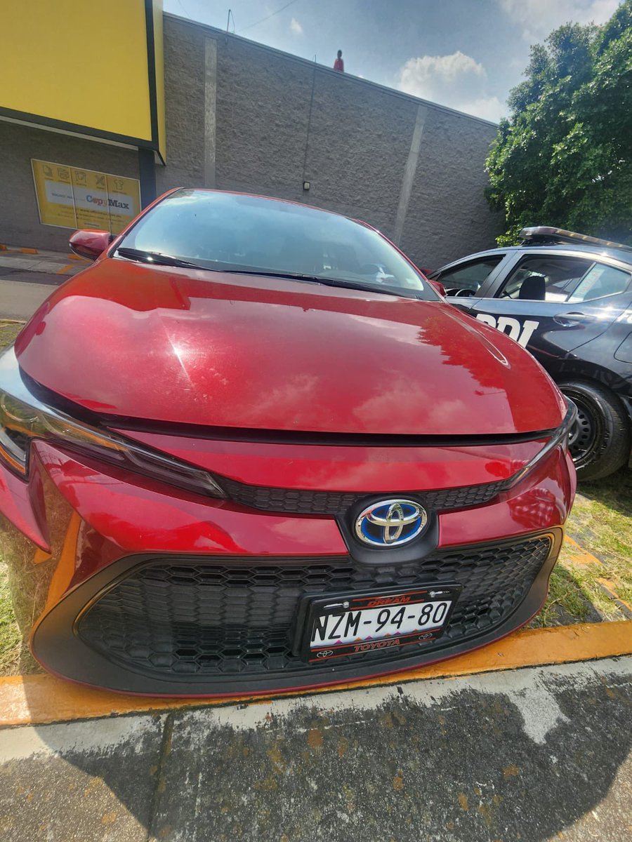 siete_letras's tweet photo. Cae, de nuevo, Brenda de los “Potter”:

En realidad se llama Alejandra Camacho y fue detenida por @PDI_FGJCDMX con Eduardo Ortiz, cuando intentaban vender este coche robado.

Son de la banda de los “Potter”, indagados por decenas de robos y fraudes. https://t.co/iM2LfZ579Y