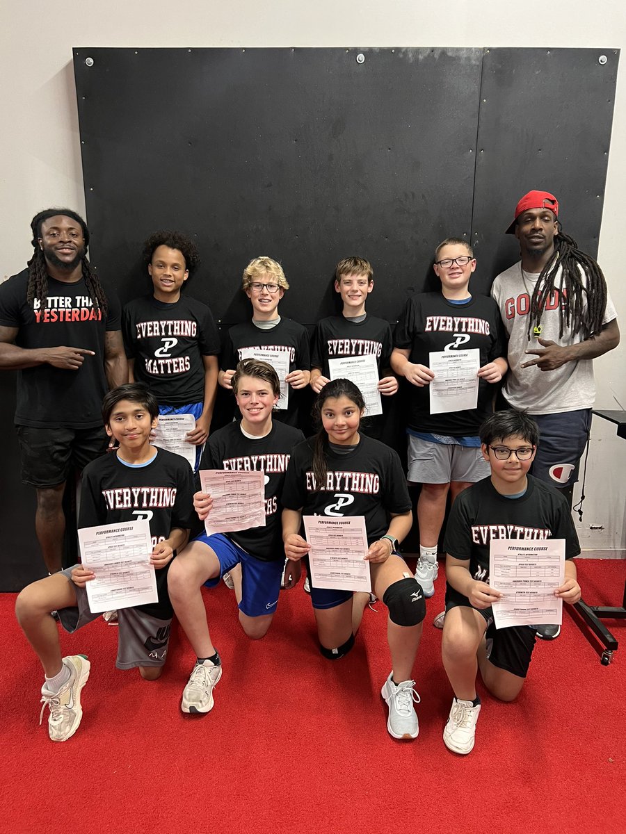 Our Facility Development group was dedicated to the gains! Showed up and showed out. Great group to work with. <a href="/2_Whiteside/">Aston Whiteside</a> and <a href="/TrayveonFrank8/">Trayveon</a> saw first hand how hard these athletes worked!