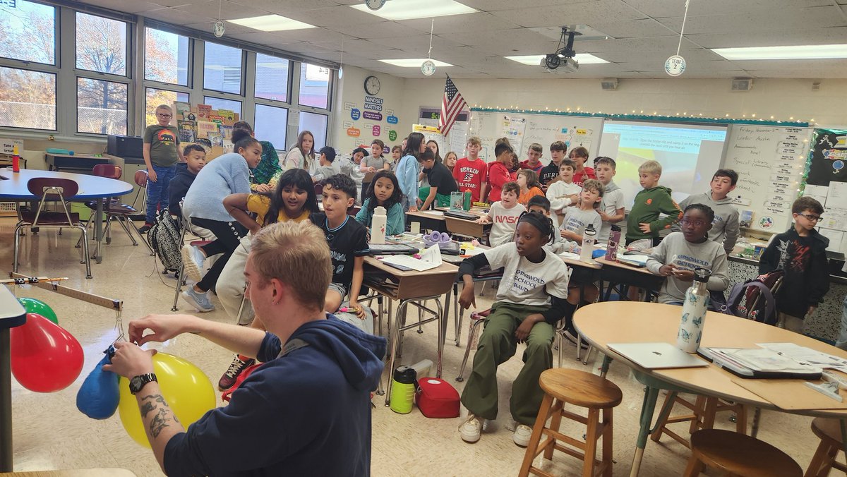 wadegrade5's tweet photo. What do plants eat? You can ask these #5thgraders @GriswoldSchool! https://t.co/GnwDxRZC1P