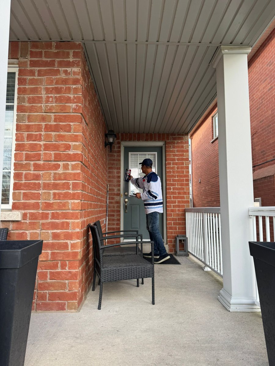 NadeemAkbar2026's tweet image. Spent the day knocking on doors in Burlington North-Milton West, connecting with residents and hearing what matters most to you. Your input is invaluable as we work together toward positive change in our community.

#TrudeauHasToGo #ConservativeSolutions #CarbonTax #Milton