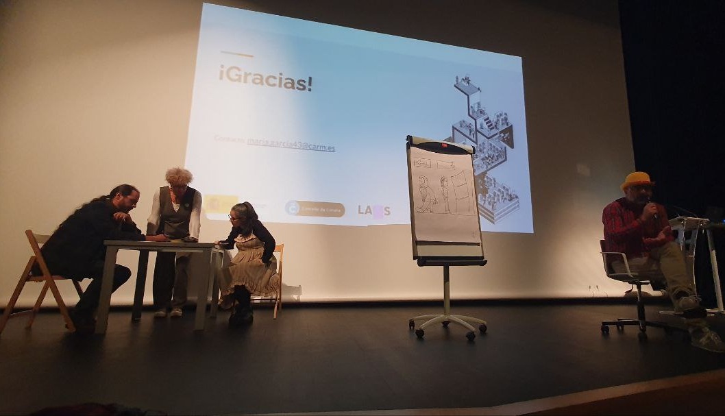 bibcoruna's tweet photo. Pechamos 3 días intensos de LABBBs: Repensando as Comitecas en A Coruña. Grazas @librolecturagob @CCBiblio e ao equipo de LABBBs reflexionamos sobre o papel do cómic como motor cultural, educativo e artístico.

Seguimos impulsando o cómic nas bibliotecas!

#LAABS https://t.co/1tP01Xv10j