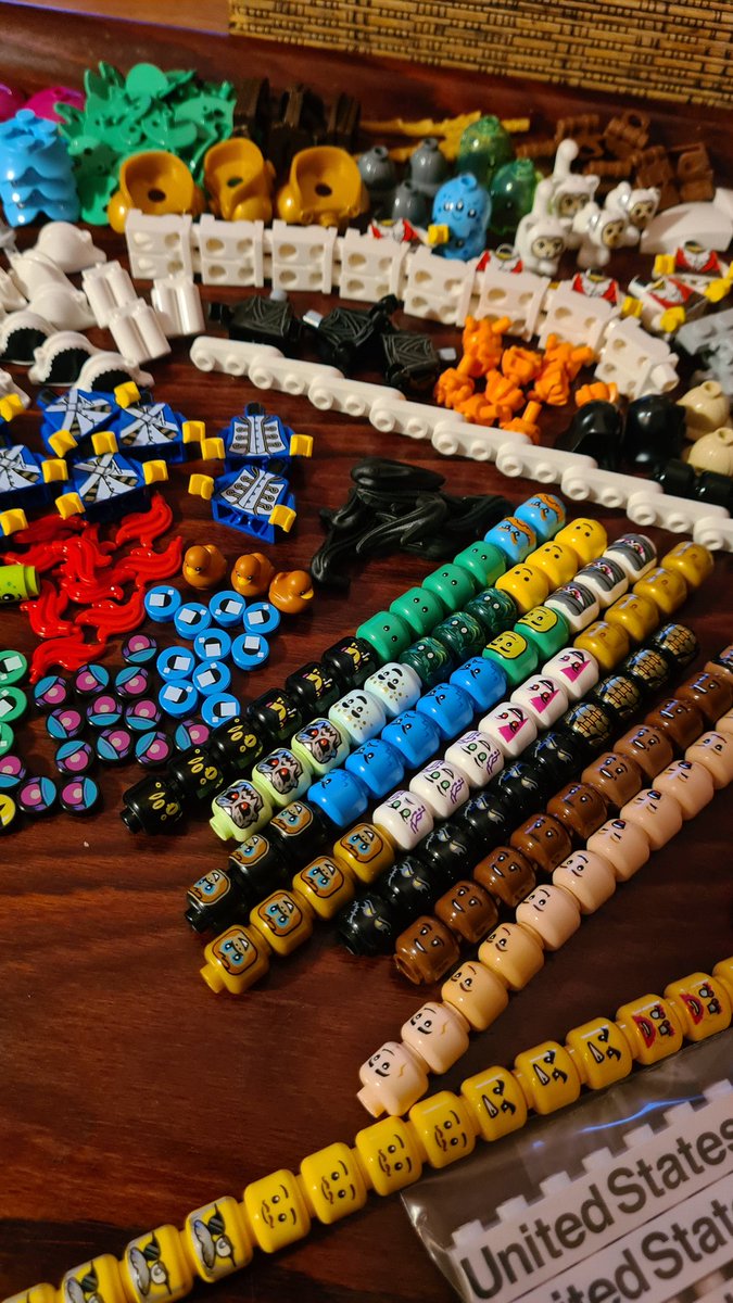 SvenHilbrants's tweet photo. Zit er nog wat leuks voor jullie bij? #LEGOPickABrick https://t.co/14tY4KdWg1