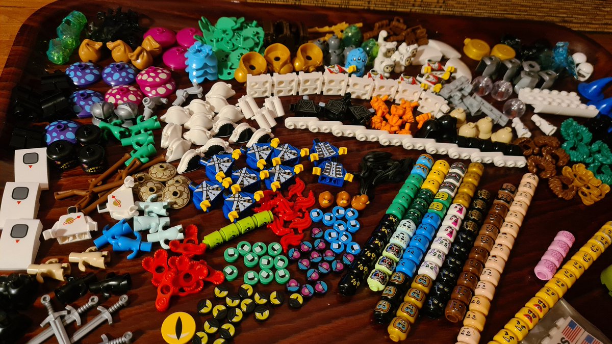 SvenHilbrants's tweet photo. Zit er nog wat leuks voor jullie bij? #LEGOPickABrick https://t.co/14tY4KdWg1