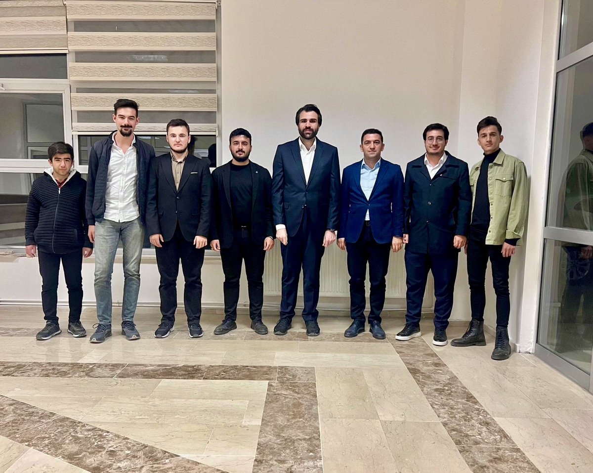 mburaksarman's tweet photo. 📍Malatya 

Deprem sonrası, yeniden ayağa kaldırdığımız 15 Temmuz Okçular Tepesi Yurdumuzda Üniversiteli genç kardeşlerimiz ile bir araya geldik. 🫂

İleri Düzey Liderlik Programımızı (İDLP) ve Üniversite Yönetim Toplantımızı gerçekleştirdik.🖊️

Malatya'da iz bırakmak için var güçleri ile gayret eden başta İl Başkanımız @mesutdemir44_ ’e, Üniversite Koordinatörüm Berke Kara kardeşime ve Yönetim Ekibimize teşekkür ediyorum. 👏🏻

Unutma Sen Yoksan Bir Eksiğiz 👊🏻
