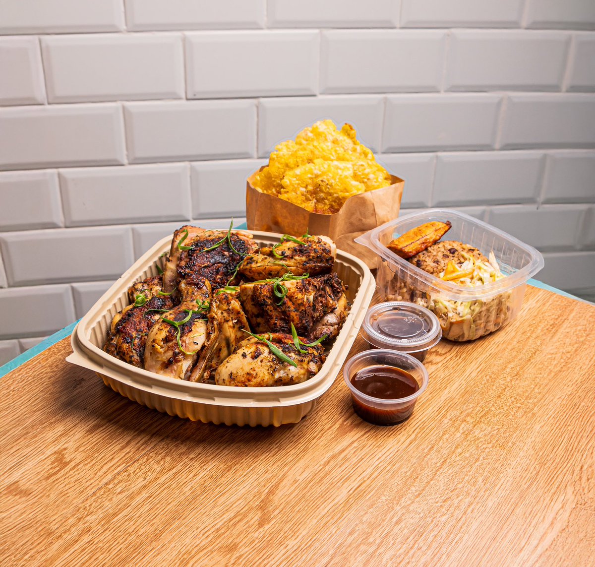 ¡Ya está disponible nuestro delicioso Pollo Entero Jerk+2 acompañamiento en Pedidos Ya! 🍗🌶️ 
¿Estás listo para saborear esta delicia?🤤
pedidosya.com.pa/restaurantes/c…