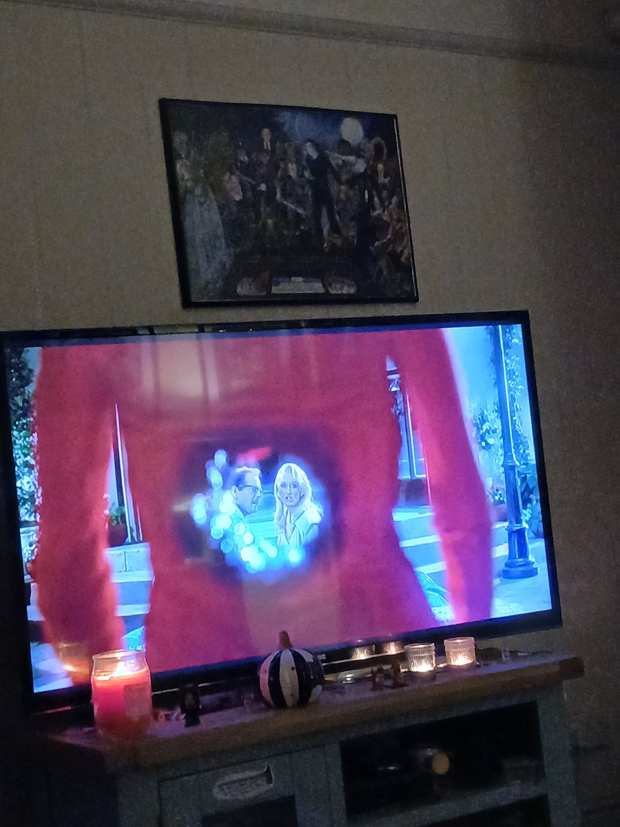 SarahEl52 tweet picture