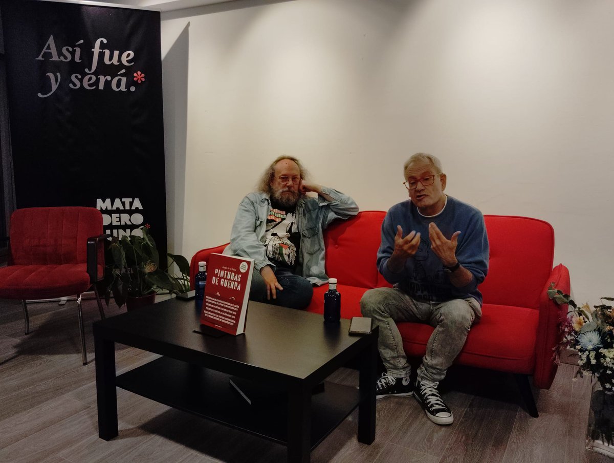 mataderounolib's tweet photo. Hoy, Ángel de la Calle y Norman Fernández. 🎨🖤
#ángeldelacalle #pinturasdeguerra #garbuix #cómic #mataderouno #oviedo #uviéu #oviedoescultura https://t.co/wXlEVjykdW