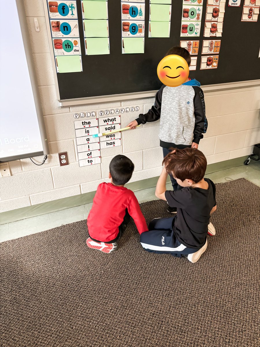 An adorable and meaningful moment during Free Choice today. Students playing school and correctly reviewing our Sound Wall cards and Rule Breaker words. We love our popsicle pointer ☺️ #SoR #Literacy #TVDSB <a href="/LambethPS1/">Lambeth P.S.</a>