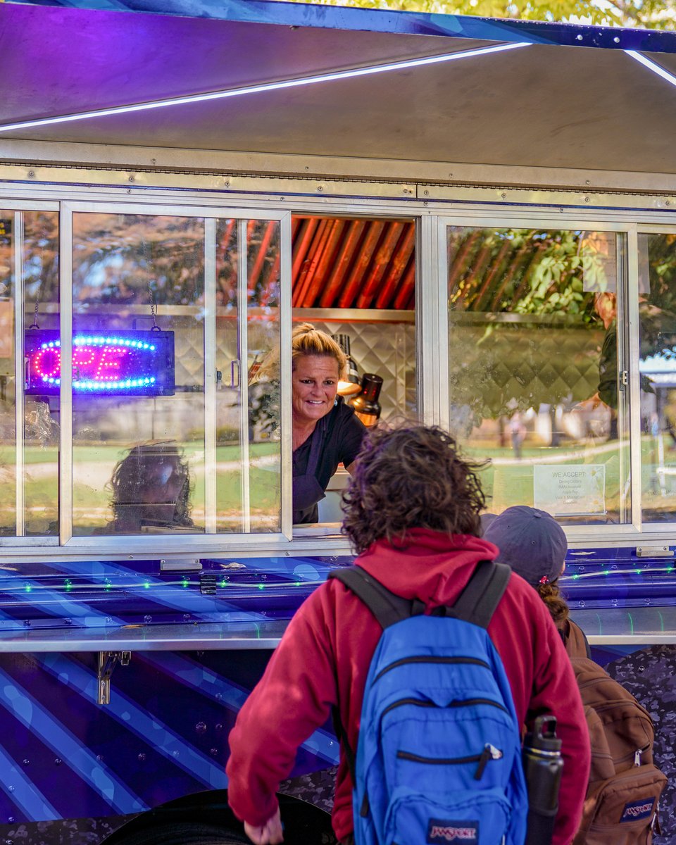 universityofri's tweet image. Happy #NationalFirstGenDay! We had a wonderful time celebrating our first generation students on the Quad with a resources fair, music, prizes, and delicious food from the Rhody Eatz food truck. A big thanks to everyone who came out!

#GoRhody #CelebrateFirstGen