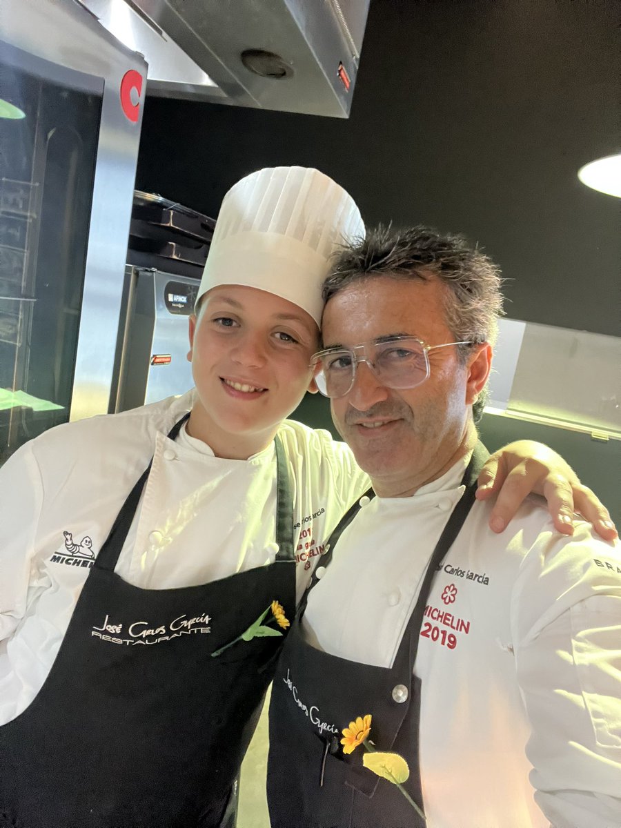 Ayudante de lujo <a href="/cudeca/">Fundación Cudeca</a> 11 años colaborando por una excelente causa