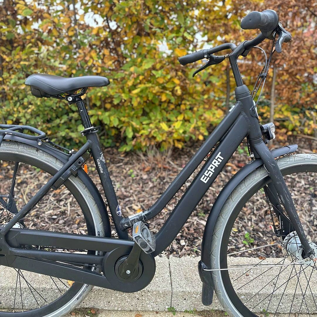 🚨 Ex-Demo Deals! 🚨🚲

Grab a black Gazelle Esprit City Bike—rugged, reliable, and perfect for your commute—for just £299 (RRP £699)! Available in a 49cm frame with 7 or 3-speed gears.

Curious? Drop by our Eddington or Cowley Rd shops in Cambridge, DM us, or call!
#BikeDeals