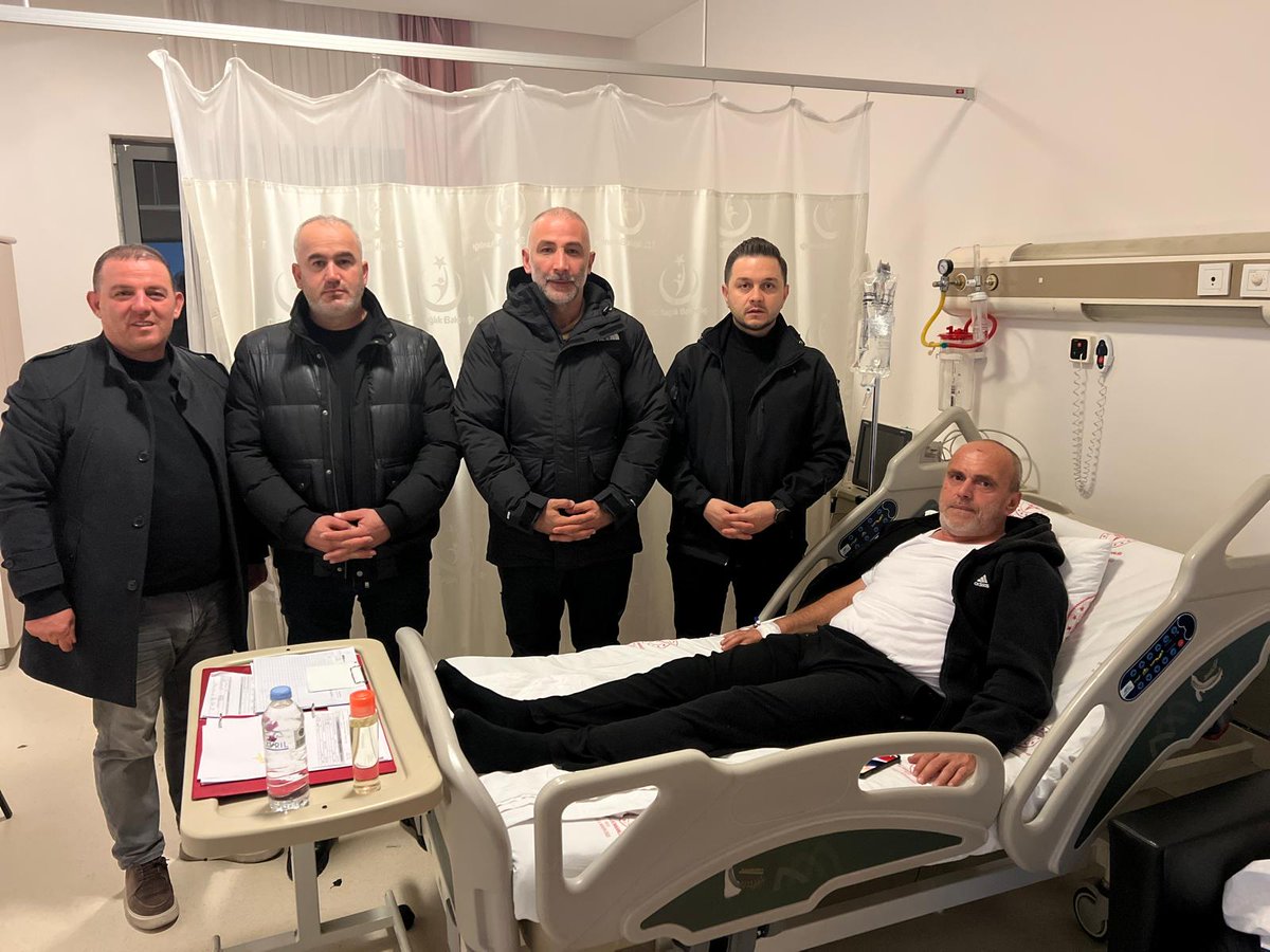 ak_sapanca's tweet photo. İlçe Başkanımız Sn. Şafak Başoğlu, Yönetim Kurulu Üyelerimiz ve Meclis üyemiz ile birlikte hastanede tedavi gören Sn.Abdullah Gür, Sn. Erman Yavuz, Sn. Şevki Kaskatı ve Sn. Hikmet Cebeci'yi ziyaret edip, geçmiş olsun dileklerinde bulundular.

Hemşehrilerimize ve tüm hastalarımıza acil şifalar dileriz.