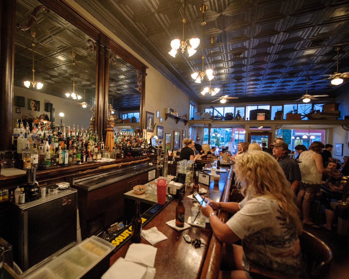 positivelydec's tweet image. The Positively Decatur team is out again! Can anyone guess where we are? 🤔

Drop your guesses in the comments, and let us know if you've ever experienced the history (and the food) here!

#PositivelyDecatur #DecaturAl #DecaturAlabama #VisitDecaturAl #MyDecaturAl