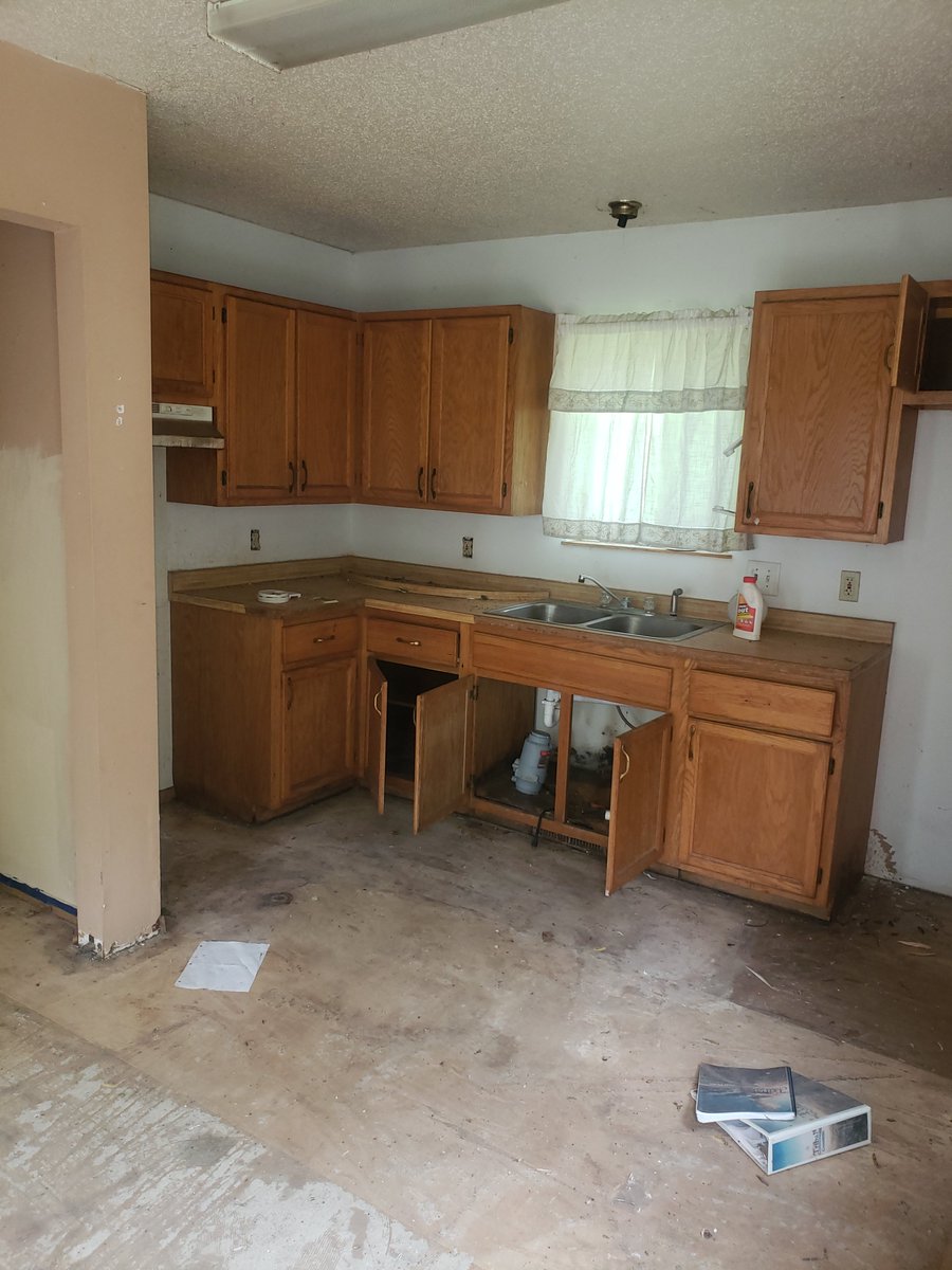 bluedogwilliam's tweet photo. @EdwinCastr99605 I am hopeful you can help me. Please. Here are some pictures and reach out if you find it in your heart to help and I will do whatever it takes to get it fixed. https://t.co/S1DO7mHHto