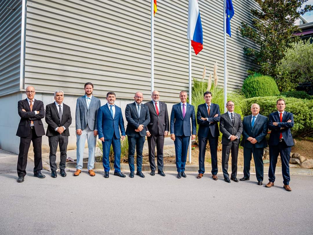 jurajtomaga's tweet photo. Smart solutions week in Barcelona 😎 segunda parte
Minister Raši also visited the 🇸🇰-owned #Transmesa factory in Arenys de Mar, highlighting Slovak business success abroad. He met 🇸🇰 entrepreneur @KurakovaLucia, named one of 🇸🇰 top entrepreneurs in 🇪🇸 owner of @eldesvanbakery https://t.co/XYxgEkWqIL