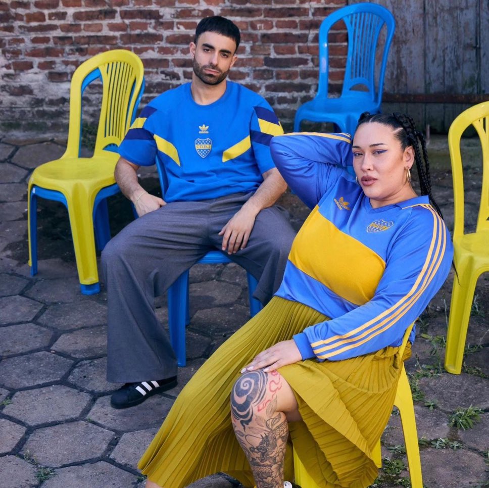 Uno que representó muy bien la diferencia estética entre River y Boca fue Adidas jajajsjjssjajajajajs