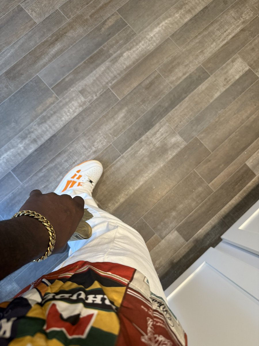 Glo 🧟♂️ tweet media