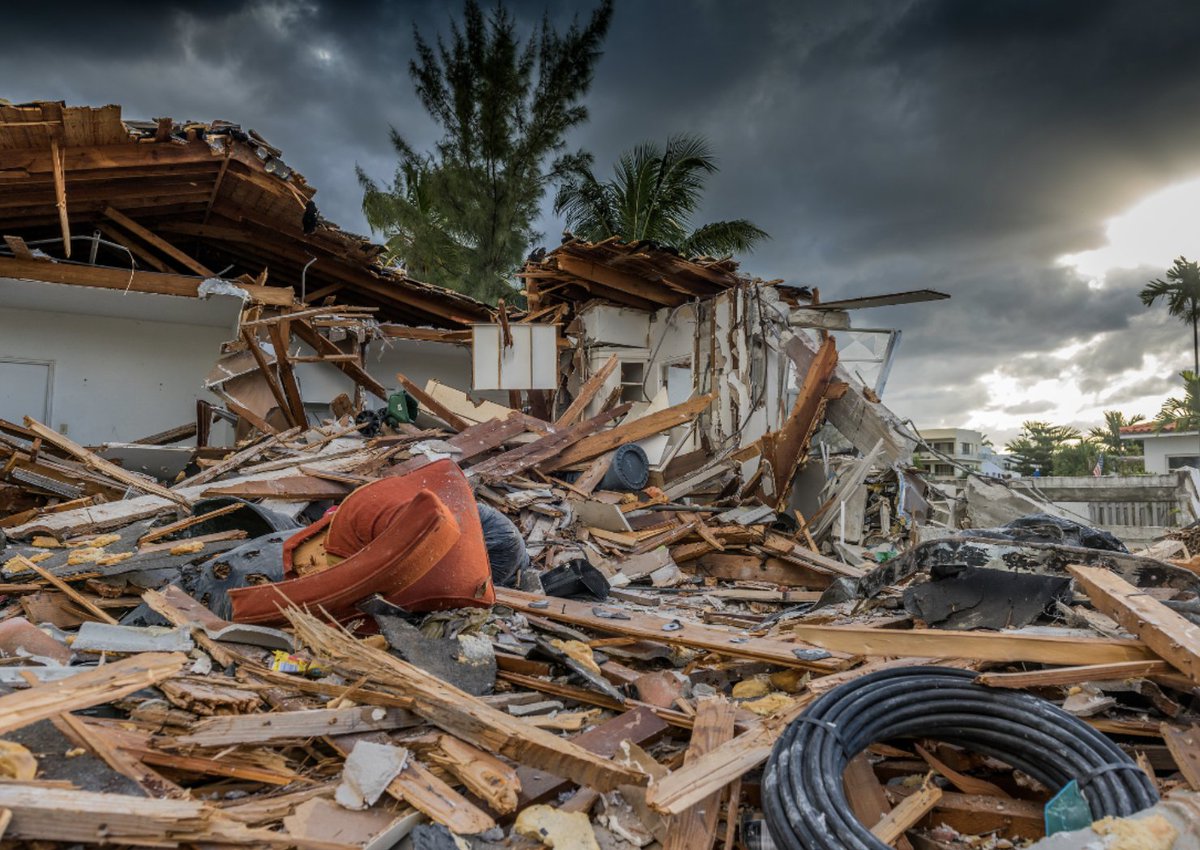 IslanderNews's tweet image. No guarantee: Underground utilities are not a perfect science 1l.ink/TPQBQCJ #keybiscayne #islandernews #bigdig