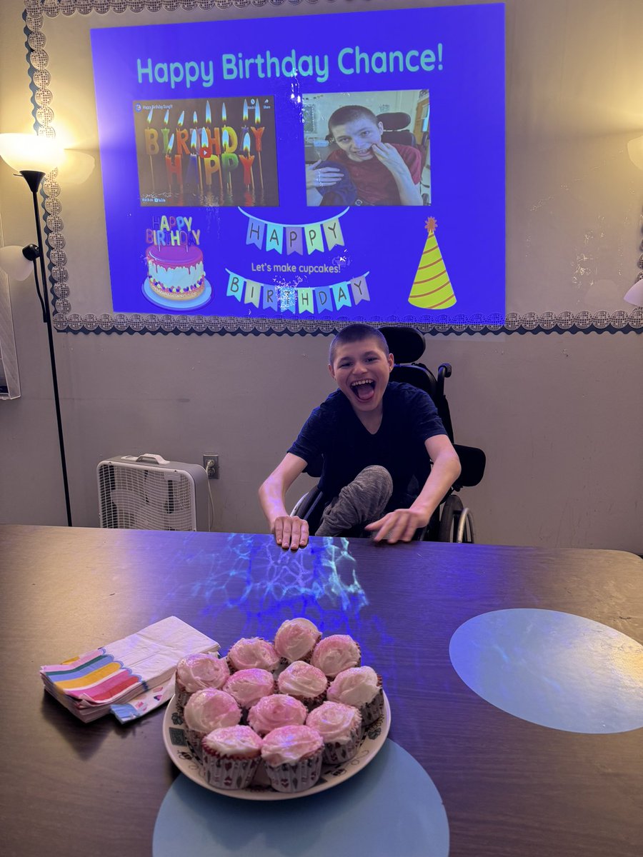 Fiona Hoffman tweet media