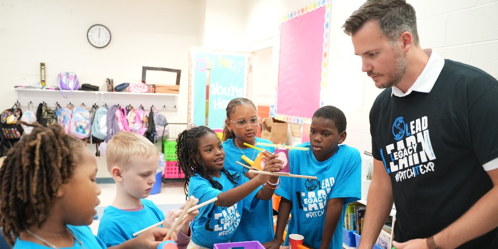 PPG's tweet image. On #NationalSTEMDay and every day, we are proud to proud to partner with organizations in building the next generation of diverse and innovative leaders in STEM and funding programs that inspire learning and cultivate careers in STEM.

Learn more: bit.ly/3SRLhJb
