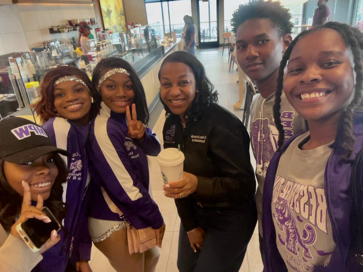 DanaArreola5's tweet photo. Had a great start to the day running into our amazing Marching Purple & White students at Starbucks! Wishing our Purple Tigers the best of luck tonight as they head into the first round of the playoffs. #TapInTigerUp💜🤍 https://t.co/S6PnxIB23R