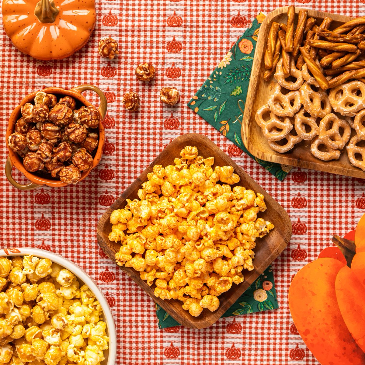 PopcornFactory's tweet image. If you need us, we'll be by the snack table 🤭🍿 What are you reaching for first?